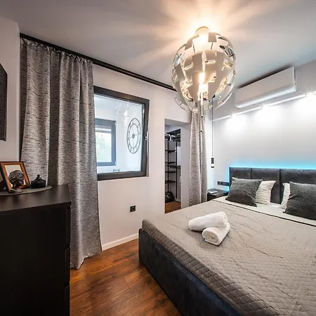 Luxbox Apartment Warna