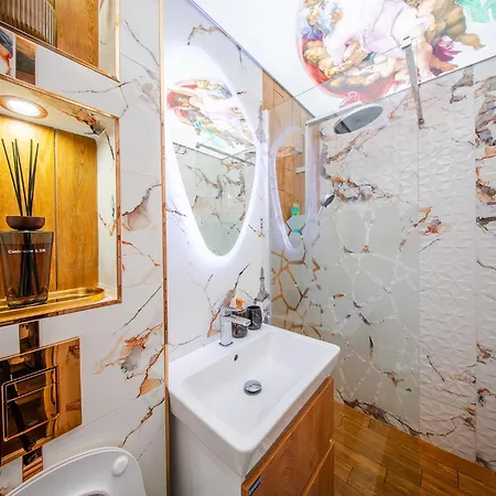 Apartment Luxbox Warna